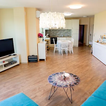 Daire Delfin Panorama Two Families